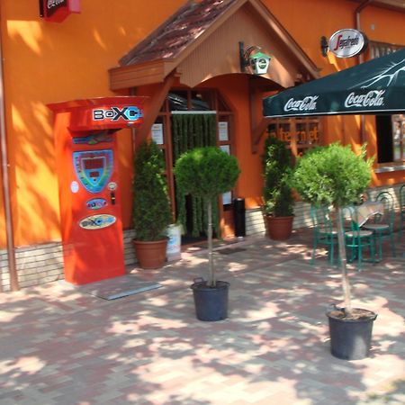 Bed and Breakfast Platan Panzio Nagyszenas Экстерьер фото